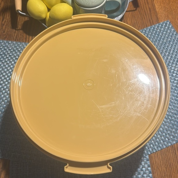 Vintage Tupperware Large Cake Carrier - Picture 3 of 7